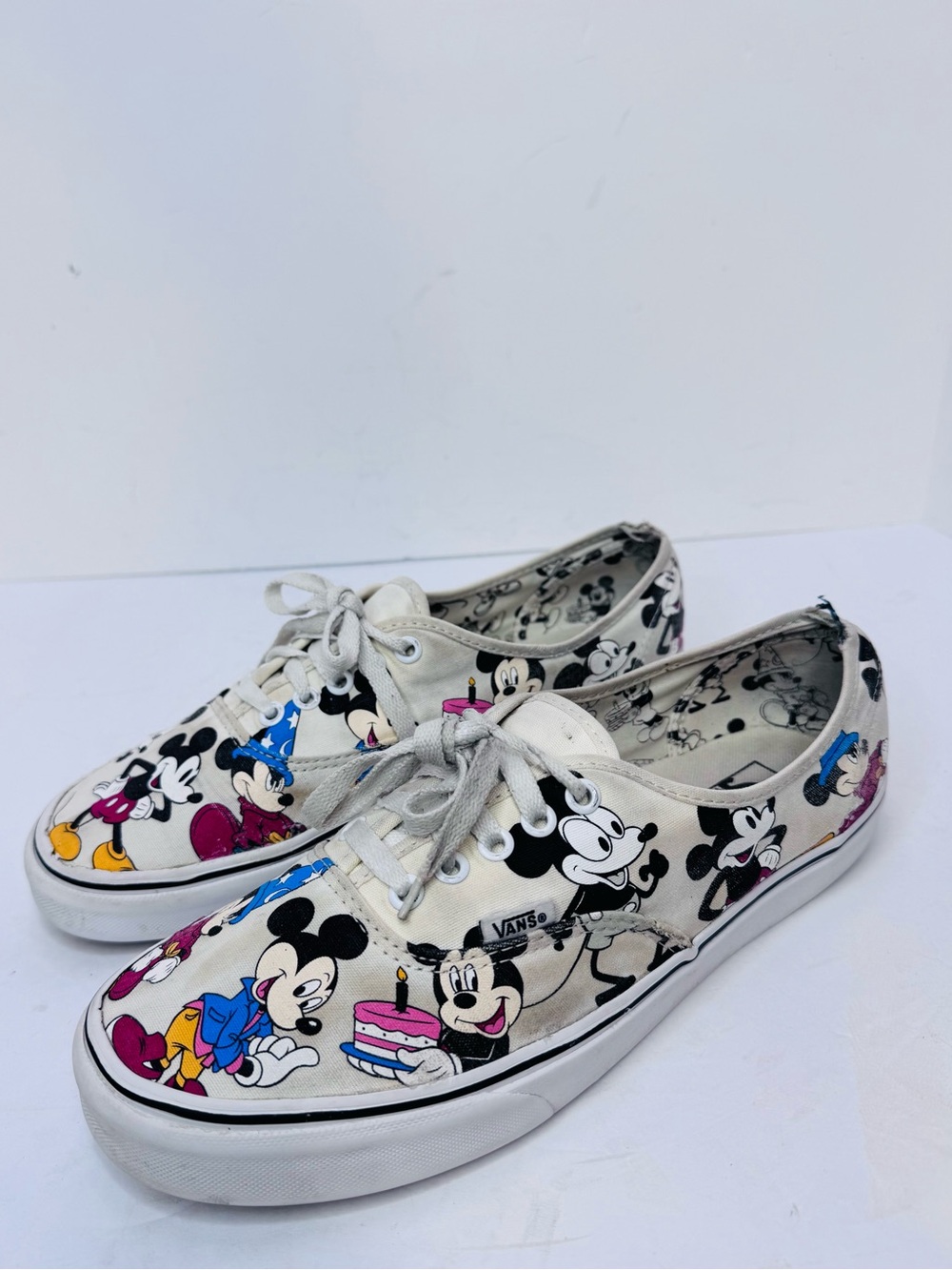 Vans x Disney Mickey Mouse Sneakers Men’s 10 Women’s 11 Canvas Rare- Read Descri